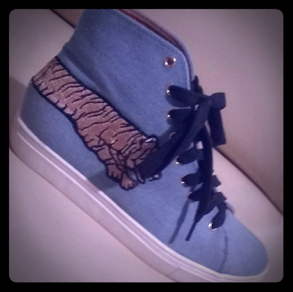 tiger print shoes